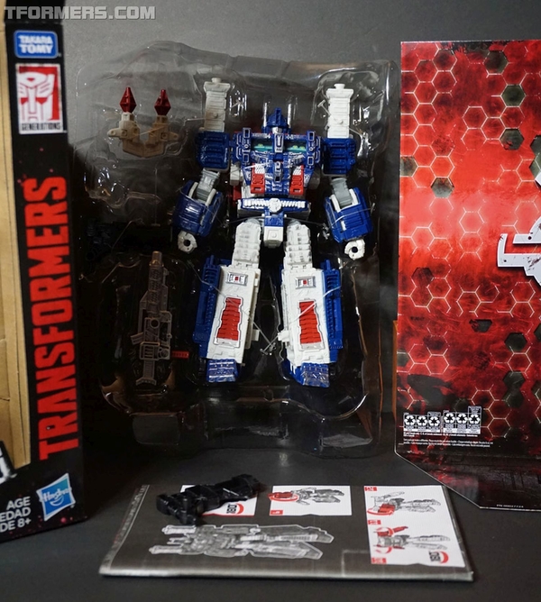 REVIEW: Siege Ultra Magnus Leader Class War For Cybertron Transformer